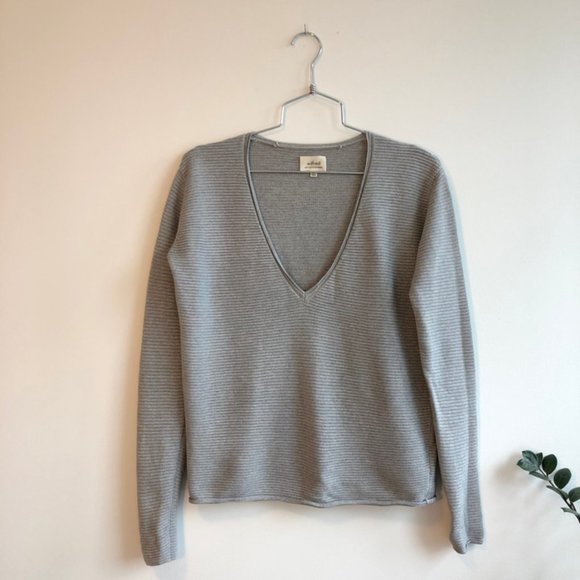 Aritzia Wilfred V Neck Knit Top - Picture 1 of 5